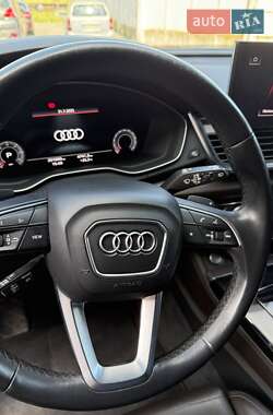 Позашляховик / Кросовер Audi Q5 2020 в 