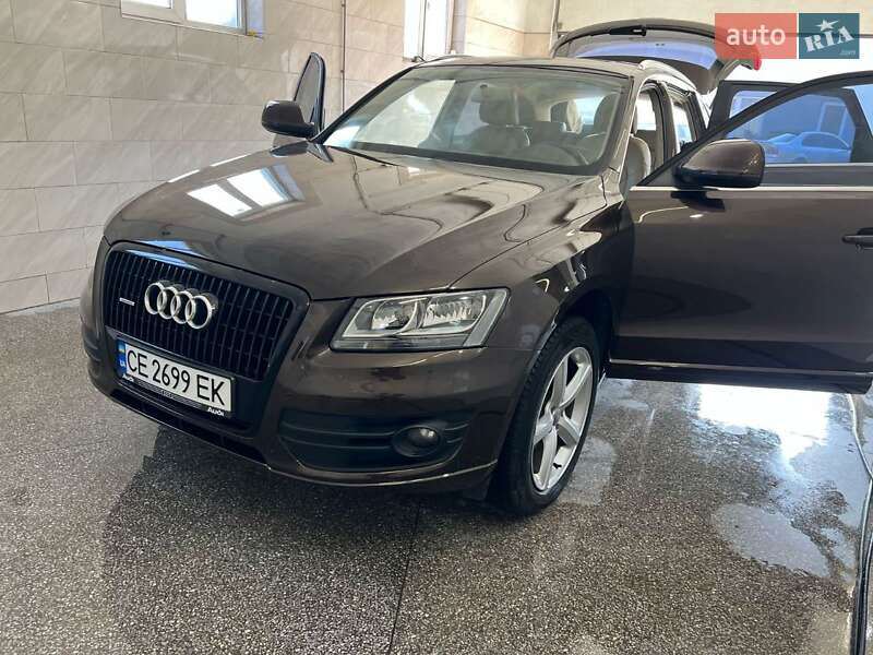 Внедорожник / Кроссовер Audi Q5 2011 в Черновцах