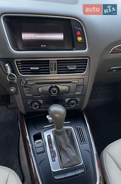 Внедорожник / Кроссовер Audi Q5 2012 в 