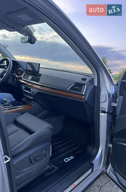 Позашляховик / Кросовер Audi Q5 2024 в 