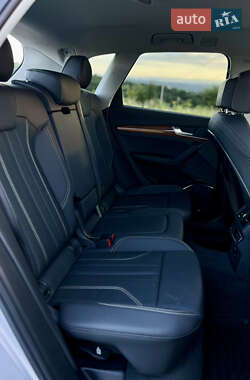 Позашляховик / Кросовер Audi Q5 2024 в 