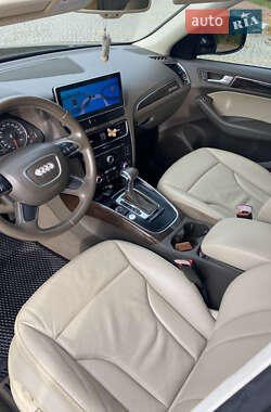 Внедорожник / Кроссовер Audi Q5 2012 в 