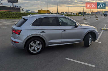 Внедорожник / Кроссовер Audi Q5 2017 в 