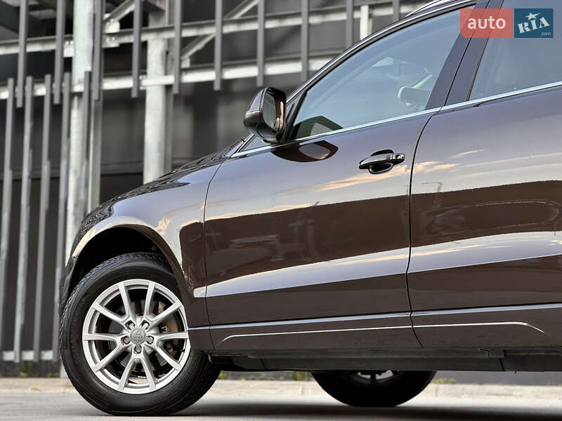 Позашляховик / Кросовер Audi Q5 2011 в Києві