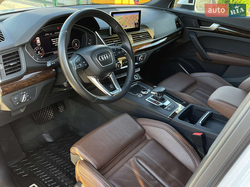 Внедорожник / Кроссовер Audi Q5 2018 в Луцке