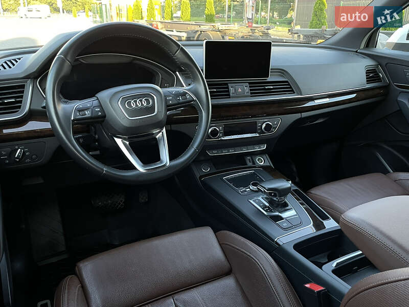 Внедорожник / Кроссовер Audi Q5 2018 в Луцке