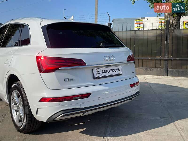 Внедорожник / Кроссовер Audi Q5 2021 в Киеве