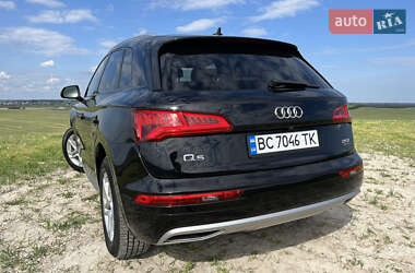 Внедорожник / Кроссовер Audi Q5 2018 в 