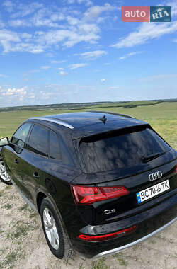 Внедорожник / Кроссовер Audi Q5 2018 в 