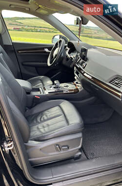 Внедорожник / Кроссовер Audi Q5 2018 в 