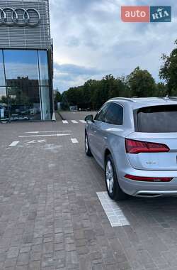 Внедорожник / Кроссовер Audi Q5 2019 в 