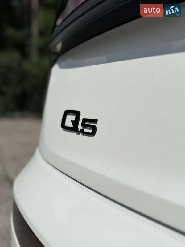 Внедорожник / Кроссовер Audi Q5 2020 в Шепетовке
