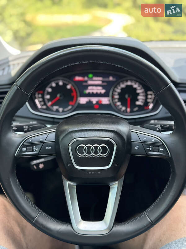 Внедорожник / Кроссовер Audi Q5 2020 в Шепетовке