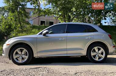 Внедорожник / Кроссовер Audi Q5 2018 в 