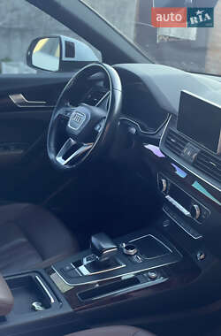 Внедорожник / Кроссовер Audi Q5 2017 в 