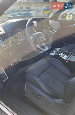 Внедорожник / Кроссовер Audi Q5 2021 в 