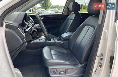 Внедорожник / Кроссовер Audi Q5 2018 в 