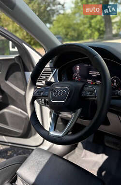 Внедорожник / Кроссовер Audi Q5 2018 в 