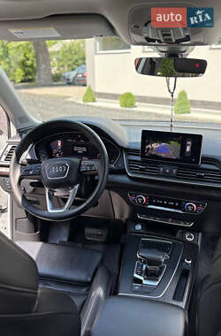 Внедорожник / Кроссовер Audi Q5 2018 в 