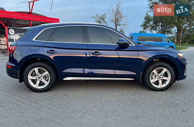Внедорожник / Кроссовер Audi Q5 2021 в 