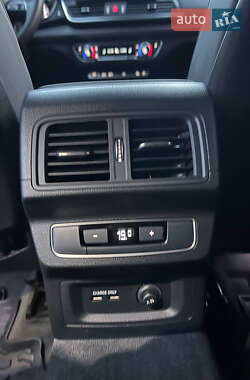 Внедорожник / Кроссовер Audi Q5 2021 в 