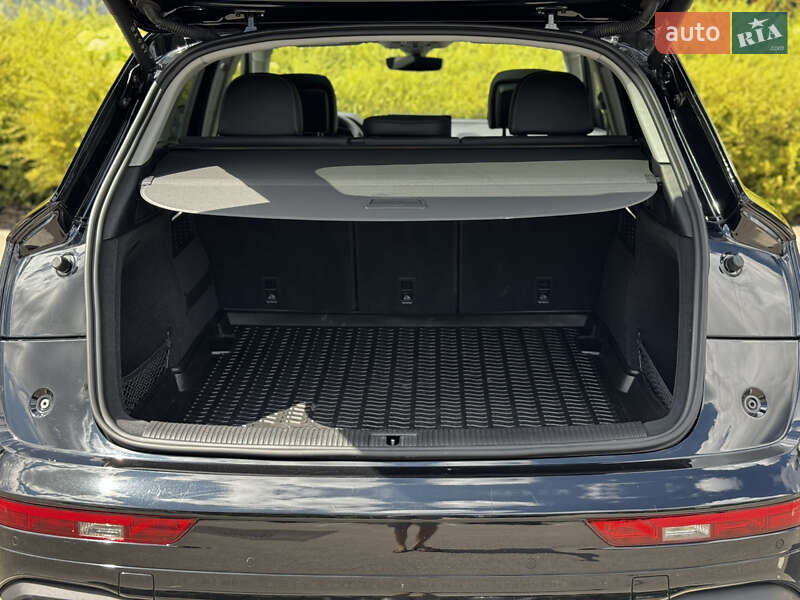 Внедорожник / Кроссовер Audi Q5 2023 в Киеве