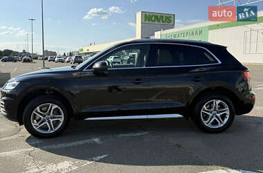 Внедорожник / Кроссовер Audi Q5 2018 в 
