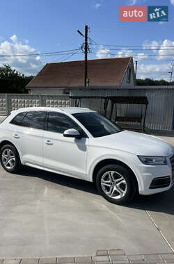 Внедорожник / Кроссовер Audi Q5 2018 в 