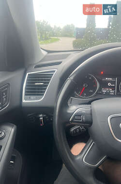 Внедорожник / Кроссовер Audi Q5 2015 в 