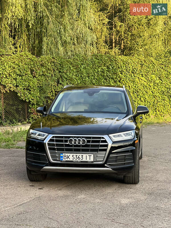 Внедорожник / Кроссовер Audi Q5 2017 в Ровно