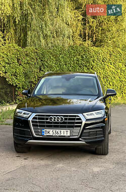 Внедорожник / Кроссовер Audi Q5 2017 в 