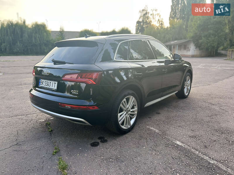 Внедорожник / Кроссовер Audi Q5 2017 в Ровно