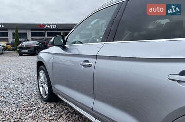 Внедорожник / Кроссовер Audi Q5 2018 в 