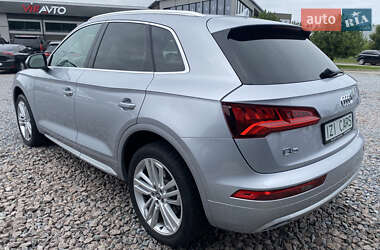 Внедорожник / Кроссовер Audi Q5 2018 в 