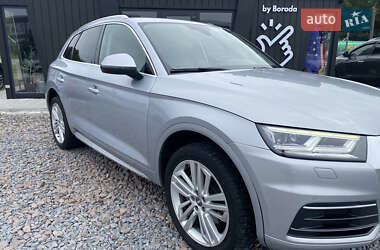 Внедорожник / Кроссовер Audi Q5 2018 в 