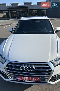 Внедорожник / Кроссовер Audi Q5 2018 в 