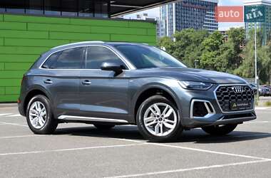 Внедорожник / Кроссовер Audi Q5 2022 в 