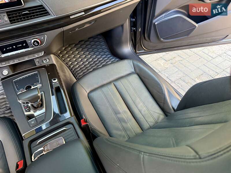 Внедорожник / Кроссовер Audi Q5 2020 в Днепре