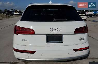 Внедорожник / Кроссовер Audi Q5 2018 в 