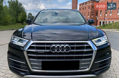 Внедорожник / Кроссовер Audi Q5 2018 в 