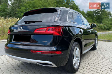 Внедорожник / Кроссовер Audi Q5 2018 в 