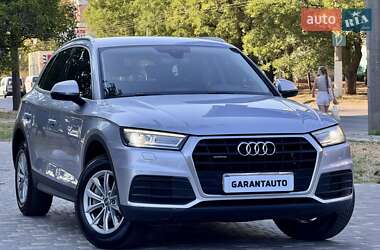 Внедорожник / Кроссовер Audi Q5 2018 в 