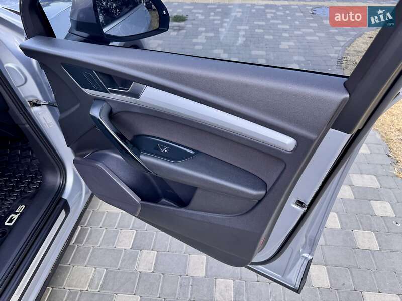 Позашляховик / Кросовер Audi Q5 2017 в Одесі