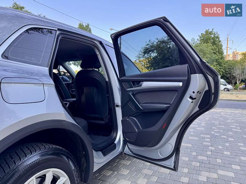 Позашляховик / Кросовер Audi Q5 2017 в Одесі