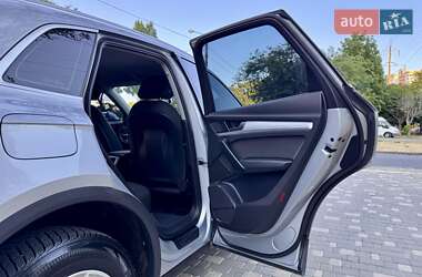 Внедорожник / Кроссовер Audi Q5 2018 в 