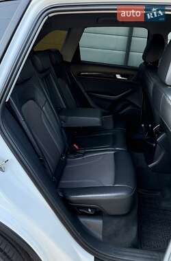 Внедорожник / Кроссовер Audi Q5 2016 в 