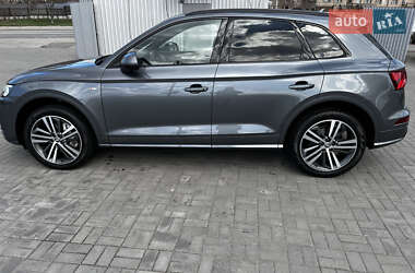 Внедорожник / Кроссовер Audi Q5 2020 в 