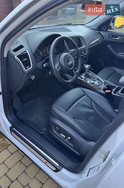 Внедорожник / Кроссовер Audi Q5 2016 в 