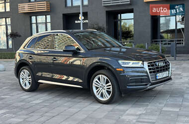 Внедорожник / Кроссовер Audi Q5 2017 в 