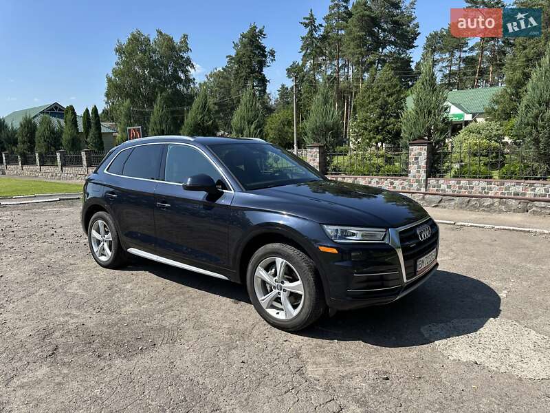 Внедорожник / Кроссовер Audi Q5 2020 в 